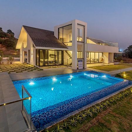 Saffronstays Stargazer, Karjat - Luxury Pool Villa With Lake View מראה חיצוני תמונה