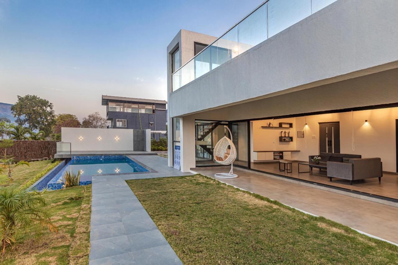 Saffronstays Stargazer, Karjat - Luxury Pool Villa With Lake View מראה חיצוני תמונה