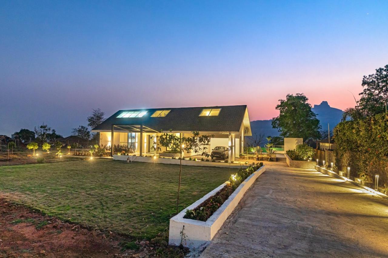 Saffronstays Stargazer, Karjat - Luxury Pool Villa With Lake View מראה חיצוני תמונה