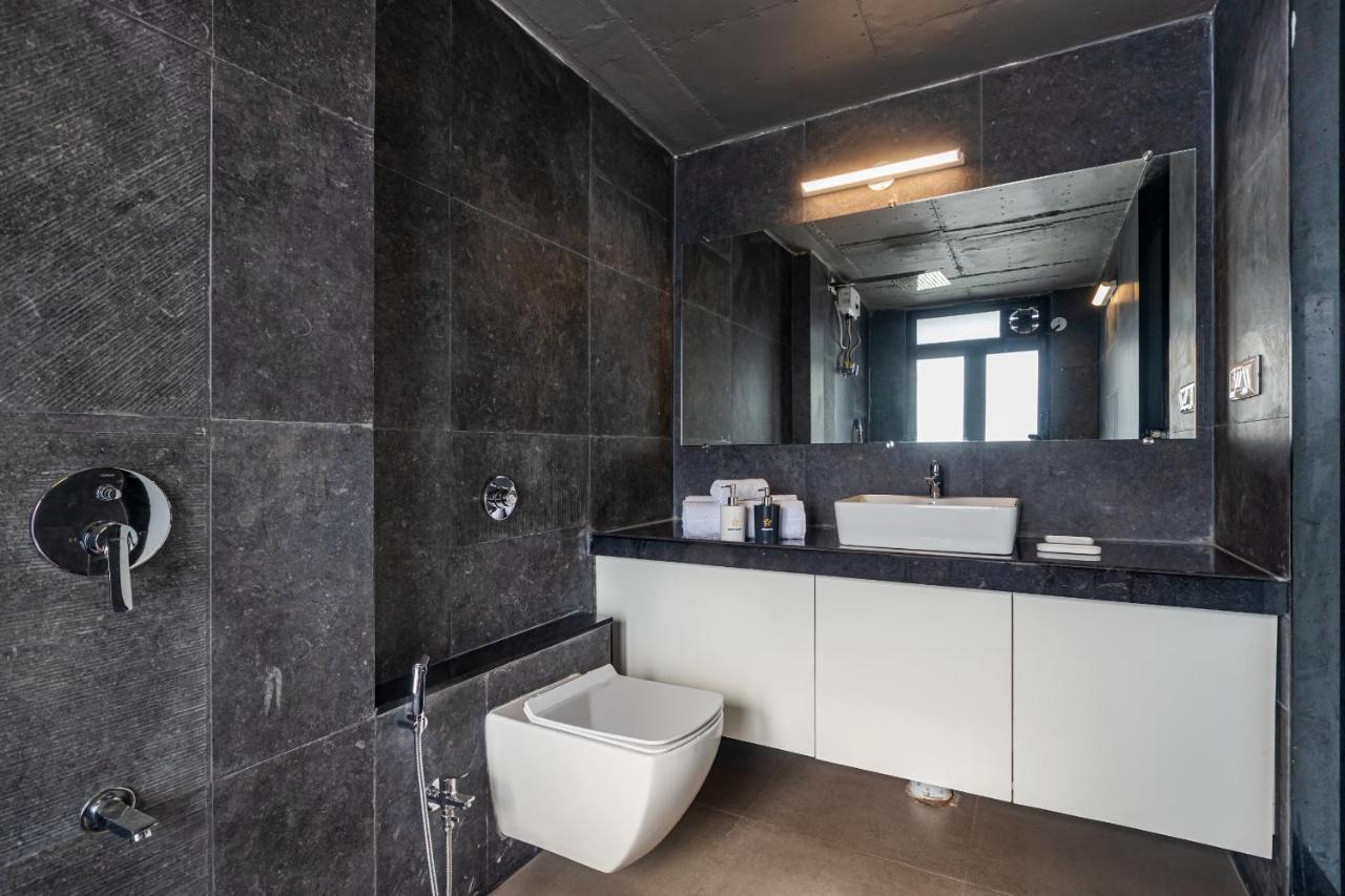 Saffronstays Stargazer, Karjat - Luxury Pool Villa With Lake View מראה חיצוני תמונה