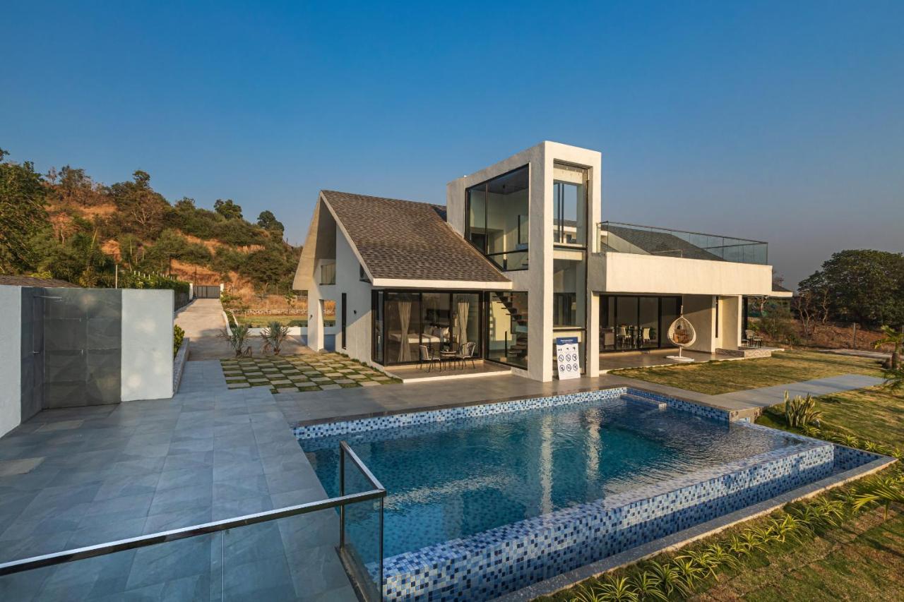 Saffronstays Stargazer, Karjat - Luxury Pool Villa With Lake View מראה חיצוני תמונה